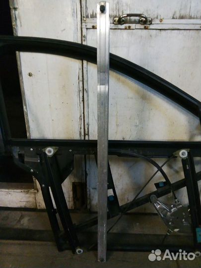 Усилитель правой передней двери