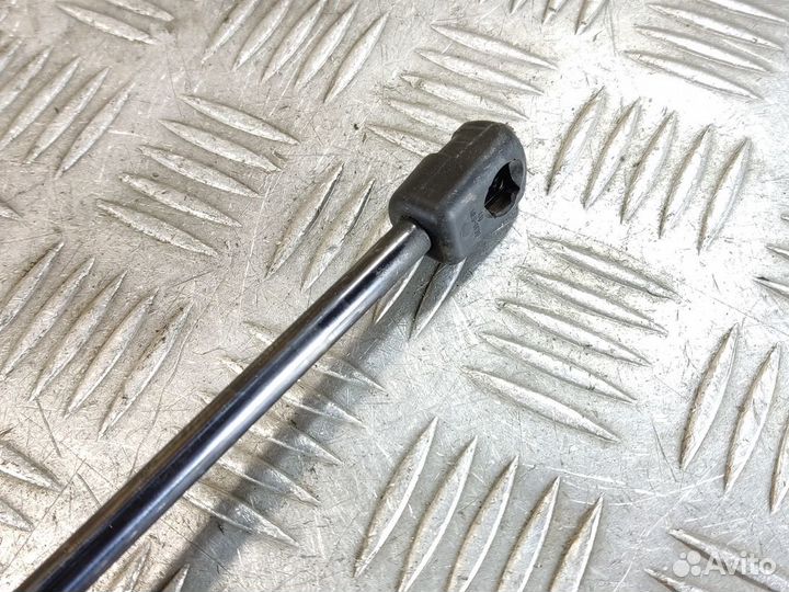 Амортизатор двери багажника Skoda Octavia 2004 201