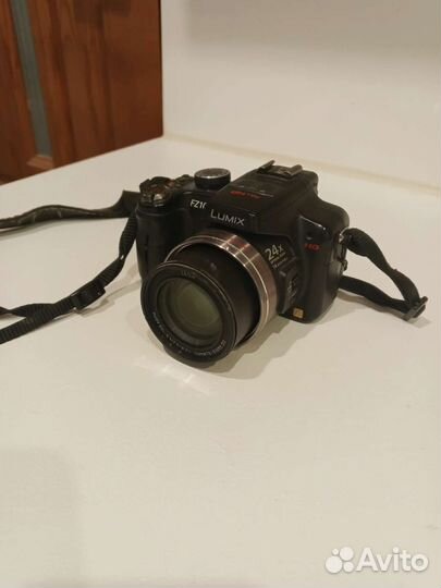 Зеркальный фотоаппарат Panasonic Lumix FZ100