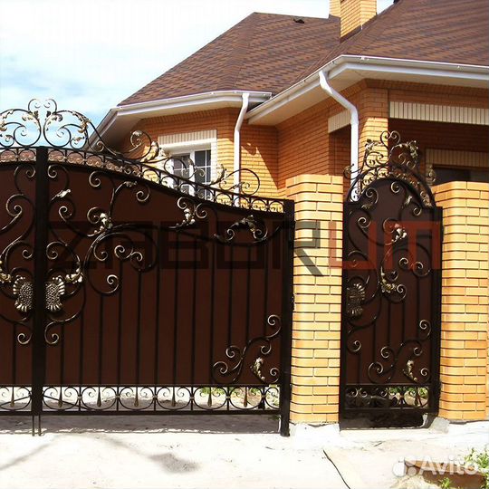 Кованые ворота с калиткой в Подольске