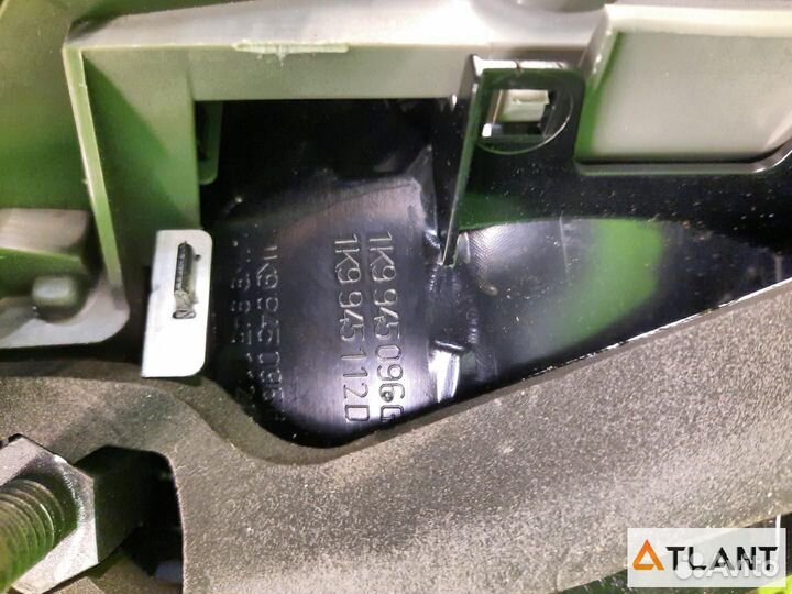 Фонарь задний правый volkswagen golf