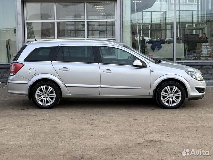 Opel Astra 1.6 МТ, 2012, 66 784 км