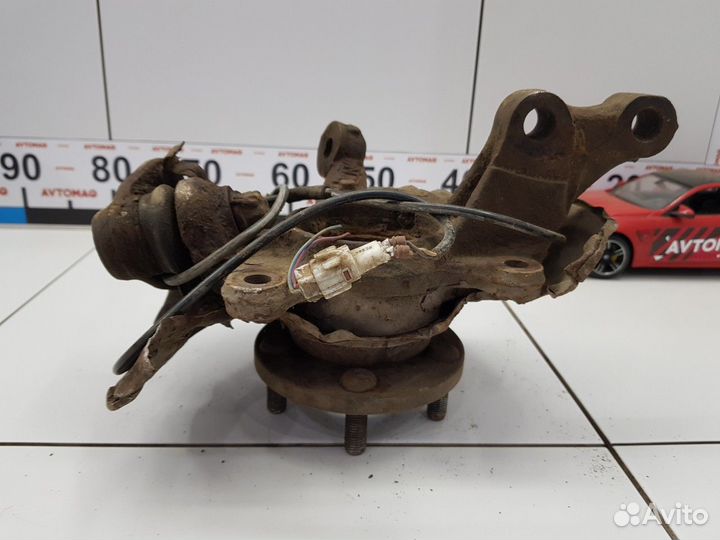 Кулак поворотный передний левый (Toyota Avensis)