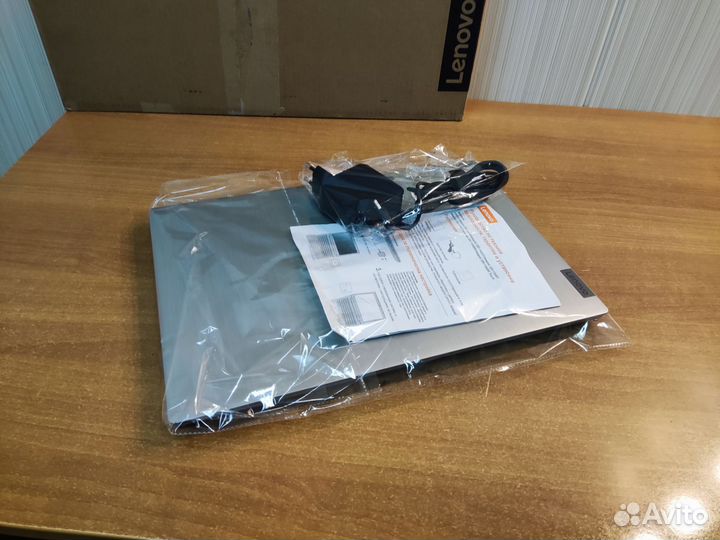 Новый ноутбук Lenovo Silver intel/nwmessd/1TB/15.6