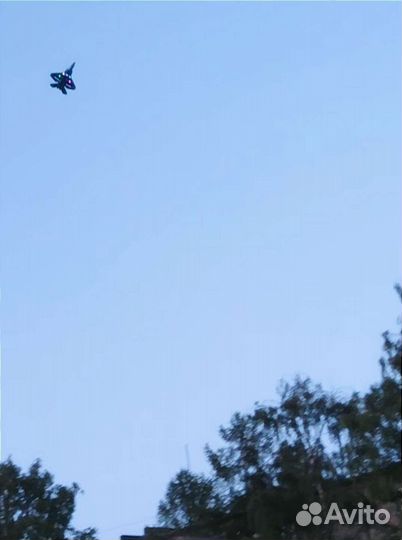 Самолет на пульте управления летает плавает 2акум