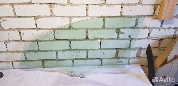 Mazda 3 (BL) 2009-2013 Стекло Левой Двери