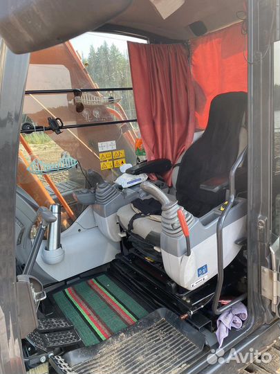 Гусеничный экскаватор Hitachi ZX200LC-5G, 2020
