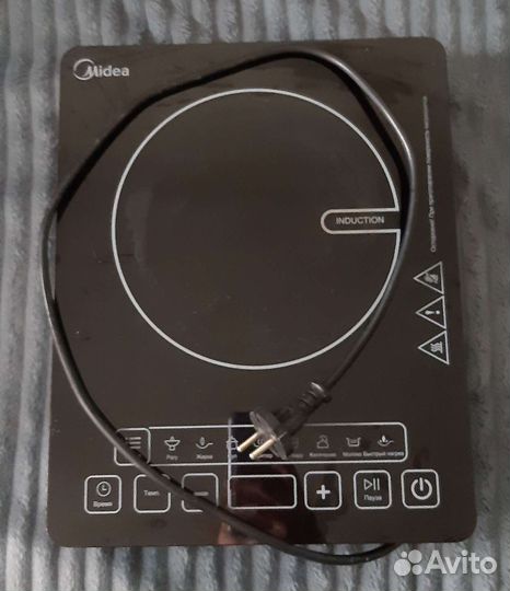 Индукционная плитка Midea