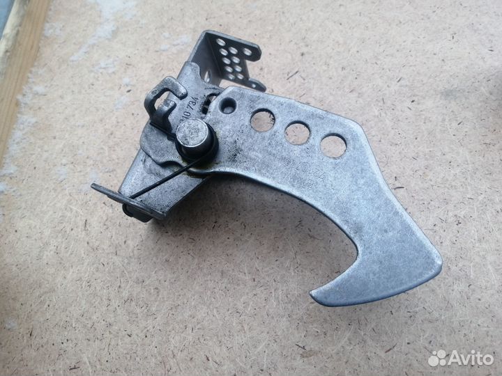 Крюк капота BMW X4 F26 X3 F25