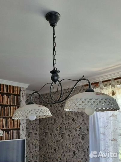 Люстры и 2 бра