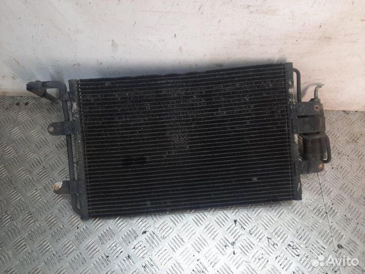 Радиатор кондиционера Volkswagen Golf хэтчбэк 5