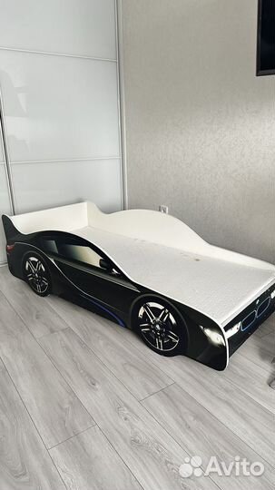 Детская кровать машина