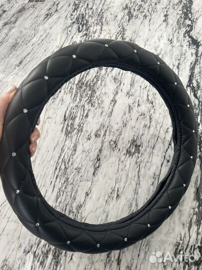 Оплетка на руль со стразами