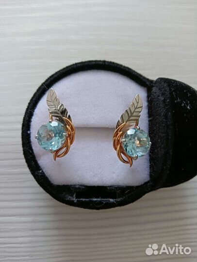 Золотые серьги с топазом