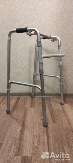 Ходунки для взрослых шагающие