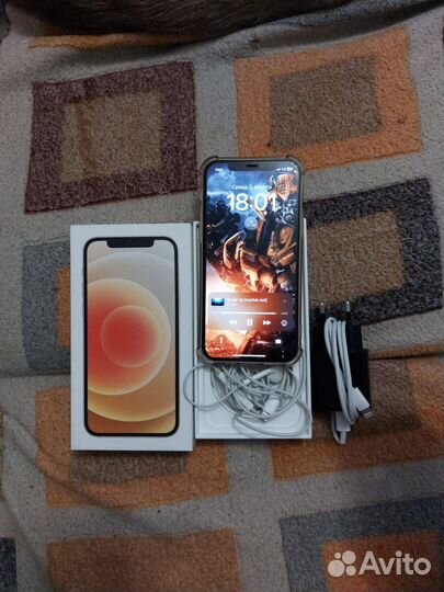 Продам айфон 12