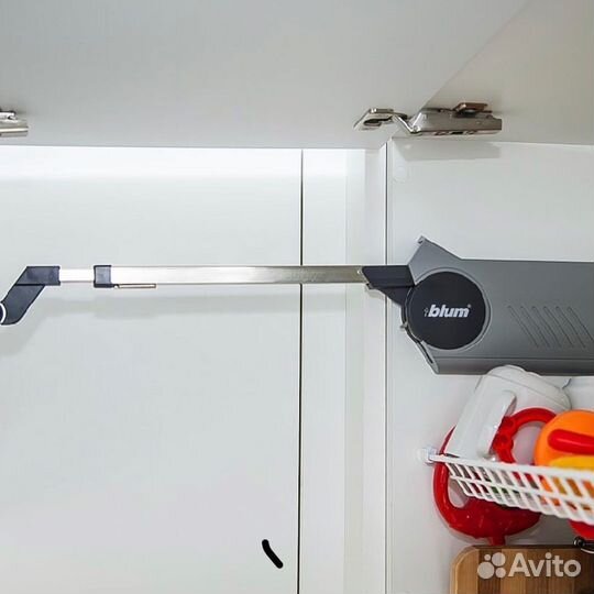 Кухни на заказ. Под ключ. Гapaнития oт 2 дo 10 лeт