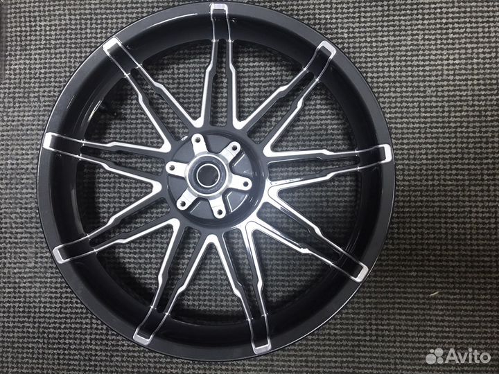 Переднее колесо R17 BMW K1600GT