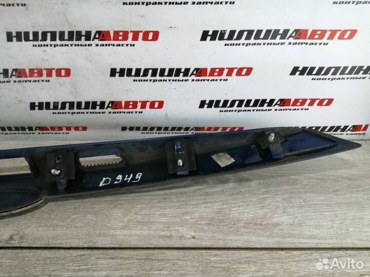 Молдинг крышки багажника Ford Focus 2 1.8 2009