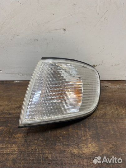 Поворотник Audi A6 C4 ABC 1996