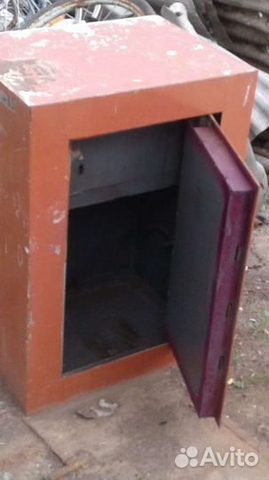 Продам сеиф