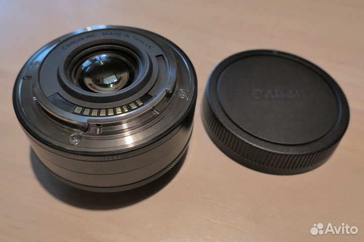 Canon EF-M 22mm F/2 STM