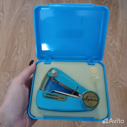 Швейная машинка ручная дорожная