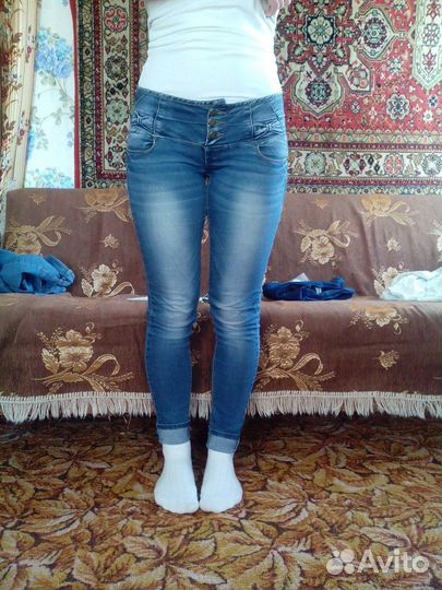 Джинсы