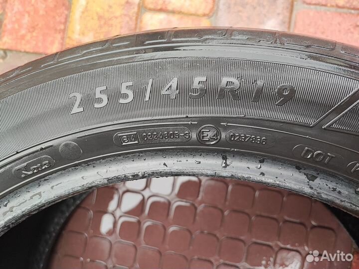 Dunlop SP Sport Maxx 255/45 R19 V