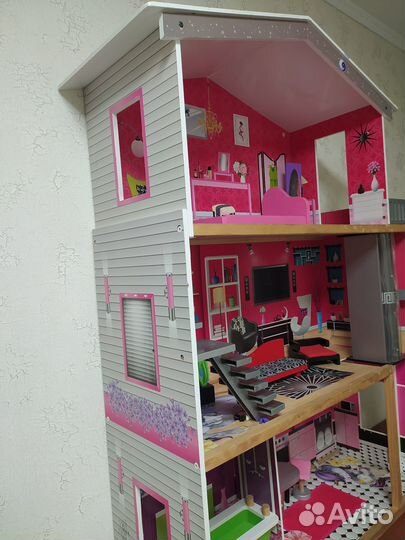 Кукольный домик для Барби с мебелью