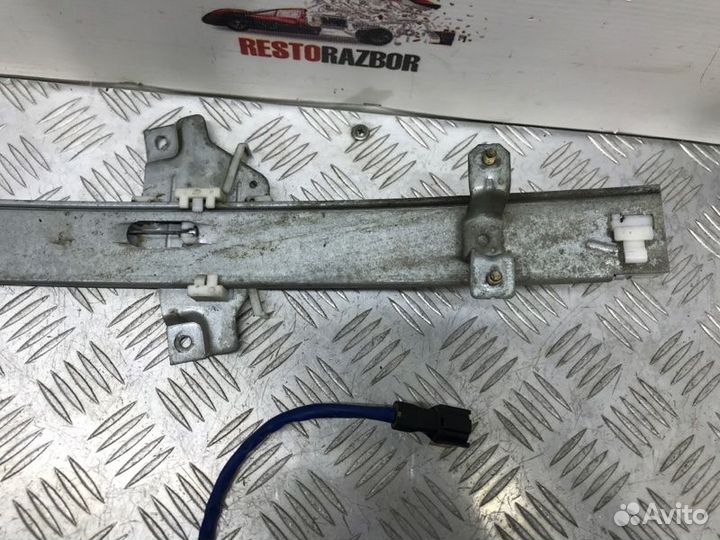 Стеклоподьемник передний правый Kia Spectra седан