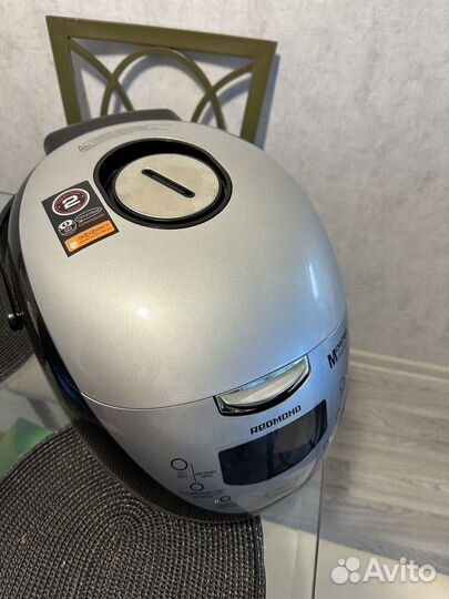 Мультиварка Redmond rmc m150