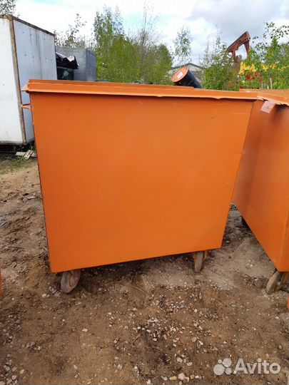Продам мусорные металлические контейнеры
