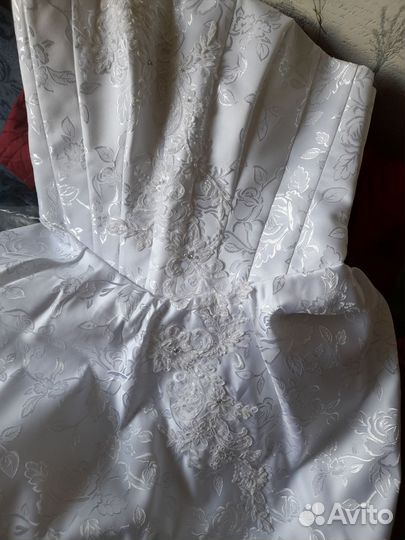 Платье свадебное