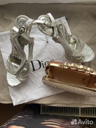 Клатч женский вечерний в стразах и жемчуге