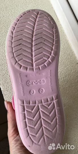 Сандалии crocs j2