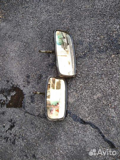 Зеркало заднего вида