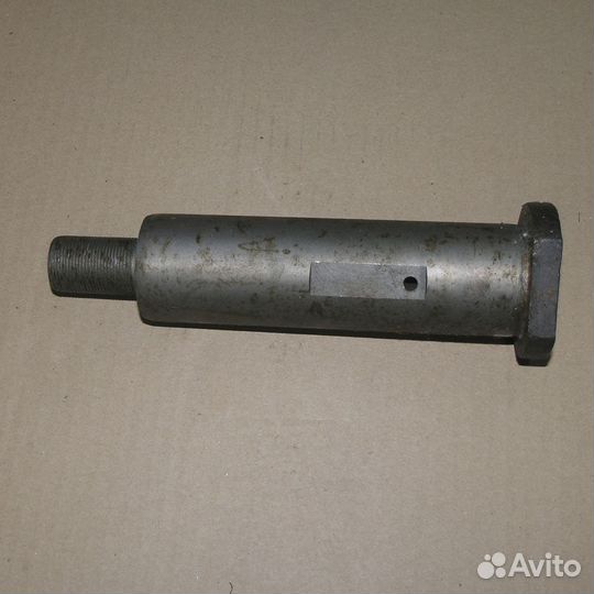 Палец ушка рессоры нового образца нефаз д.50 L225