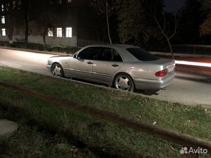 Mercedes-Benz E-класс 2.3 AT, 1997, 250 700 км