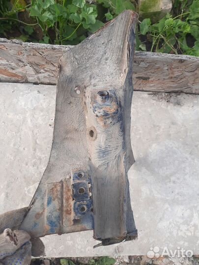 Заднее крепление подрамника w201 e190 Mercedes