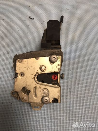 Замок двери задний левый bmw 5 e39