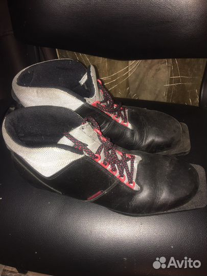 Лыжные ботинки