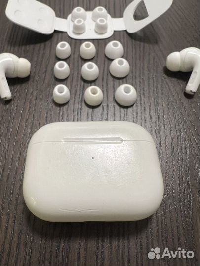 AirPods pro (оригинал) полный комплект, хрипят