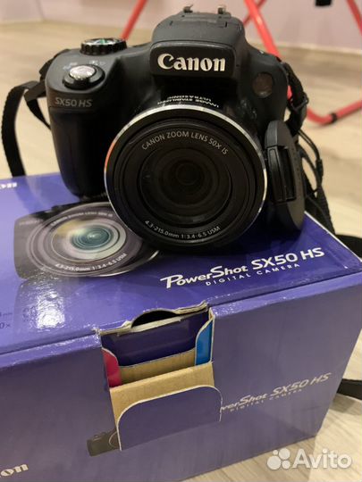 Компактный зеркальный фотоаппарат