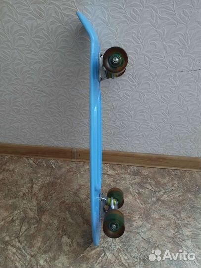 Скейтборд со светящимися колëсами