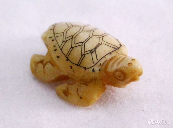 Черепаха - Нэцкэ из Кости резная Подвеска ru*47-2a