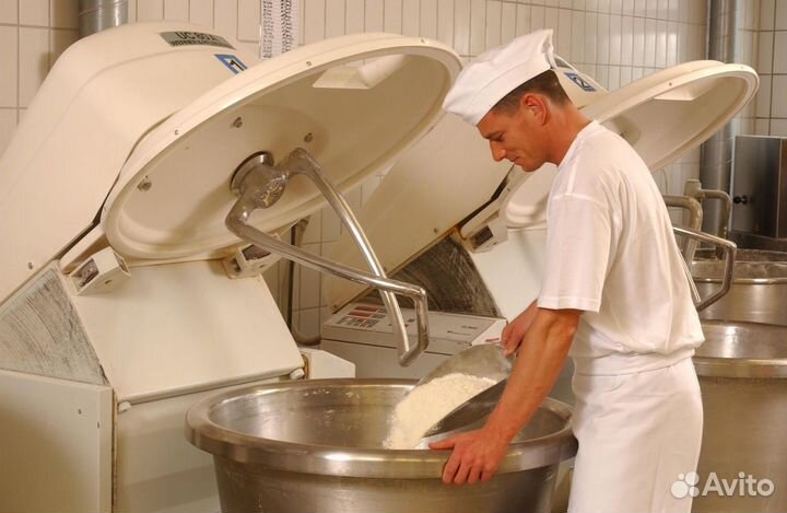 Рабочий в цех полуфабрикатов