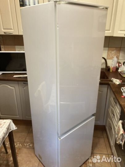 Встраиваемый холодильник Zanussi бу