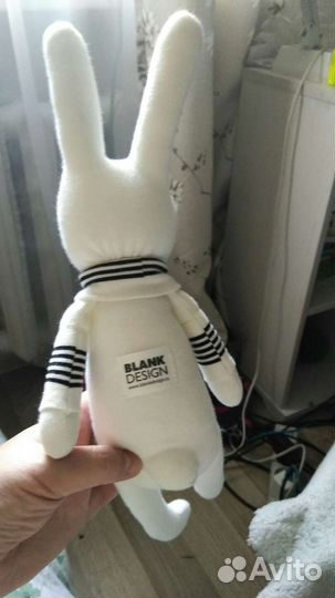 Игрушка мягкая: заяц- комфортер