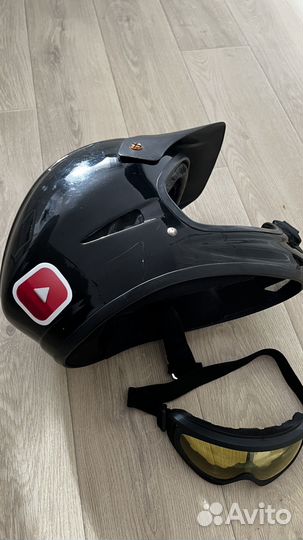 Шлем с креплением для камеры +очки